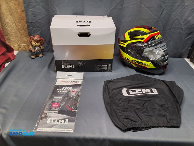 Lot 2-96420 - LEM DOT CERTIFIED MENS MOTORCYCLE HELMET