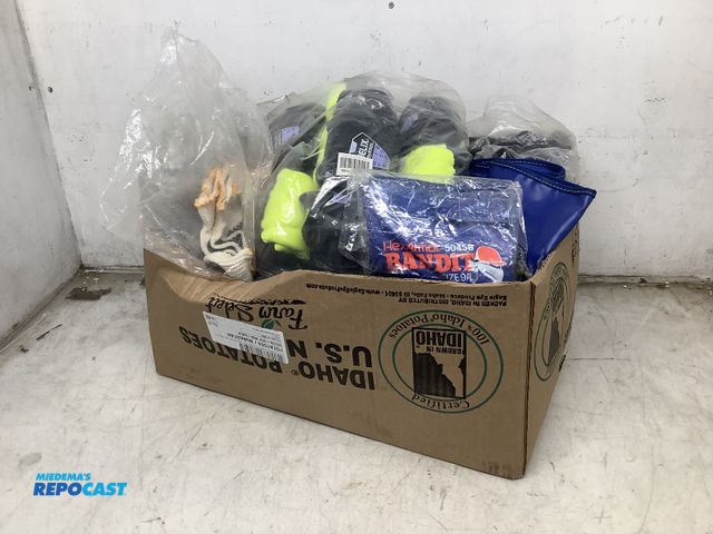 Lot 2-74592 - Lot of black rubber gloves, blue and white work gloves, hex armor 5045B bandit size 9/L blue gloves,...