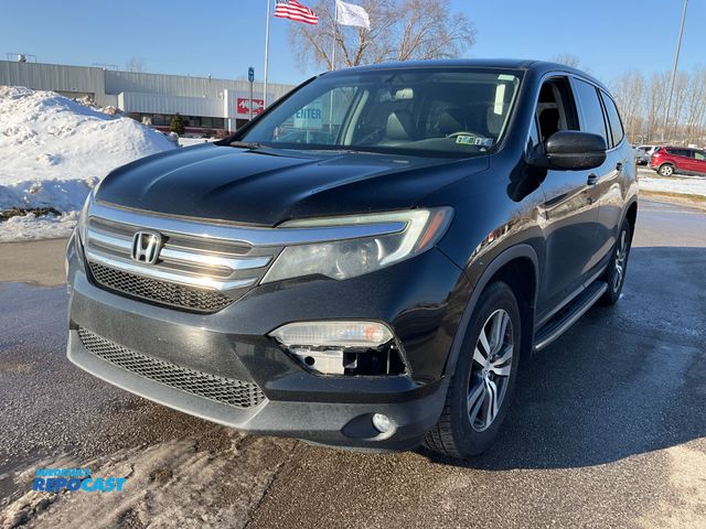 Lot 2-95179 - 2017 Honda Pilot EX SUV 4x4