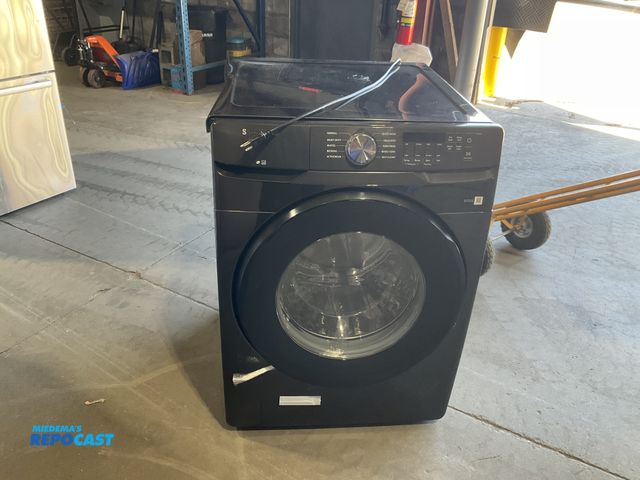Lot 2-40481 - Scratch & Dent Samsung WF45T6000AV Washer