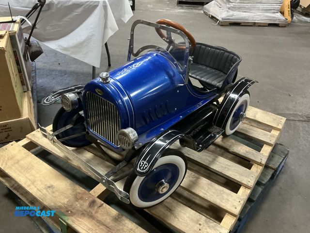 Lot 2-18729 - Classic Blue Pedal Car