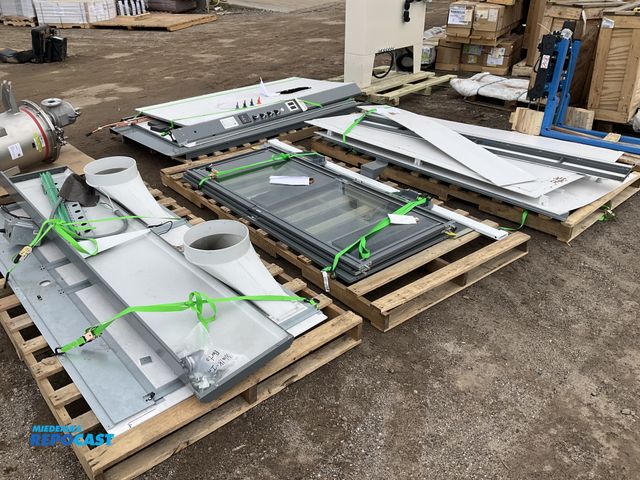 Lot 2-27520 - 4 skids total - 2022 kewaunee venturi V67 floor fume hood measuring 96" x 36" x 96"
