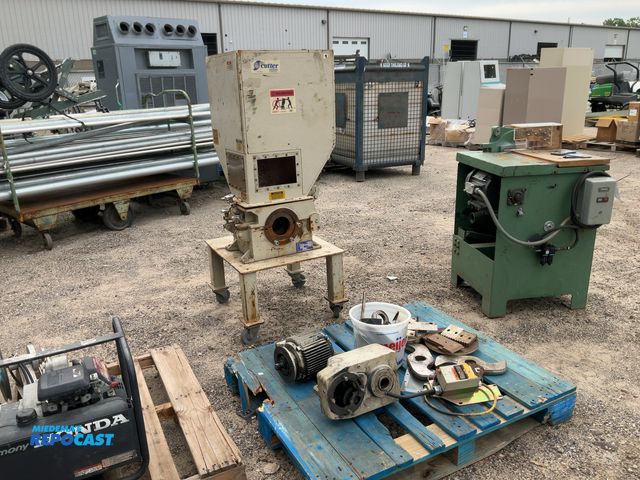 Lot 2-96239 - Nissui model#SA-24 460V cutter with skid lot of various parts