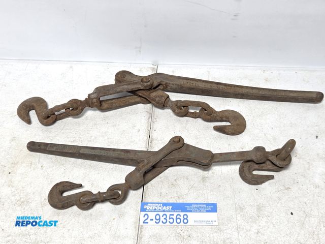 Lot 2-93568 - pair of chain binders