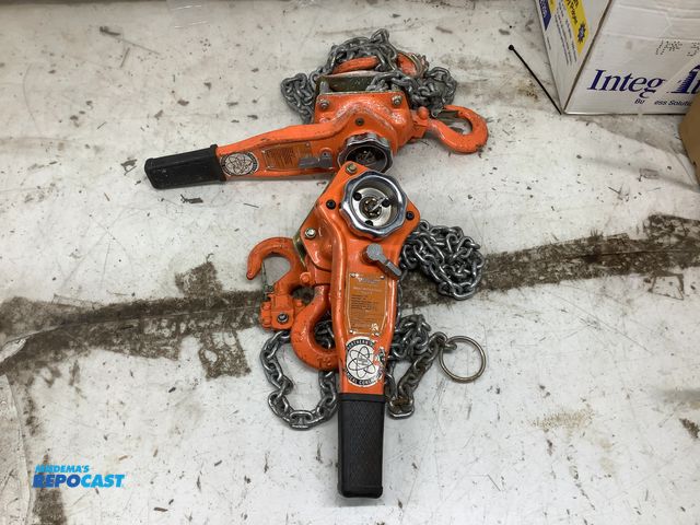 Lot 2-73007 - VEVOR 3/4 ton Manual Chain Hoists