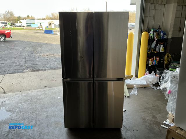 Lot 2-55238 - Scratch & Dent Samsung RF23B76715R 4-Door French Door Refrigerator with Beverage Center