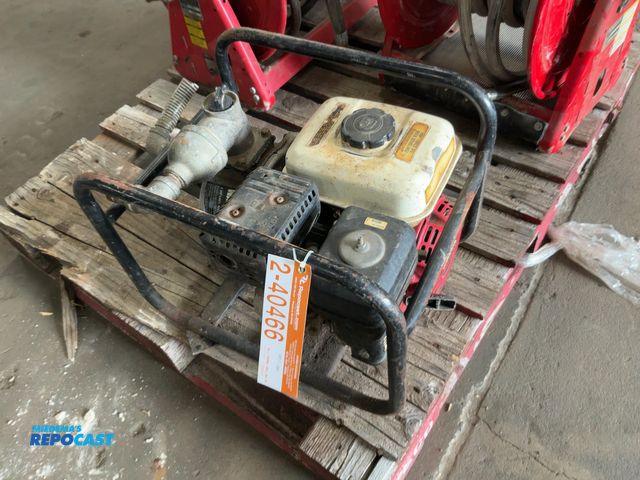 Lot 2-40466 - Wayne 4hp Semi-Trash Pump, Honda Gas Engine, pump housing cracked, engine turned over