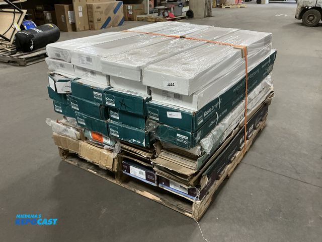 Lot 2-95968 - Skid Lot of Various Size/Color Flooring Planks