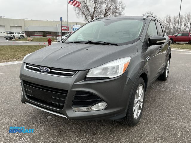 Lot 2-43608 - 2016 Ford Escape Titanium SUV 4x4