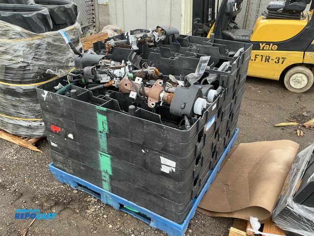Lot 2-93974 - Skid lot of Ford steering columns