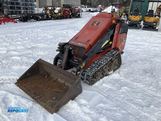 Lot 2-21208 - 2021 Ditch Witch SK800 Skid Steer