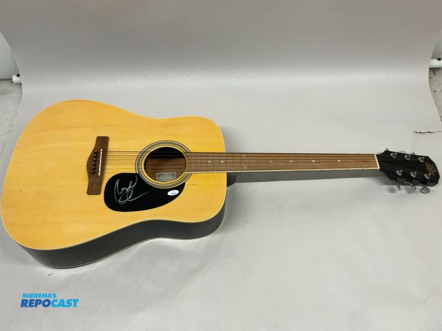 Lot 2-55315 - Autographed Rogue RD80 Acoustic Guitar(DOBSON)