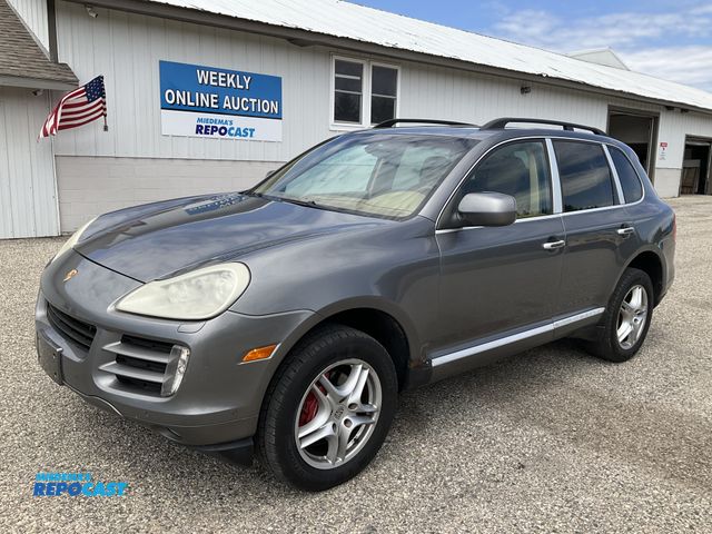 Lot 2-61337 - 2010 Porsche Cayenne Base SUV AWD