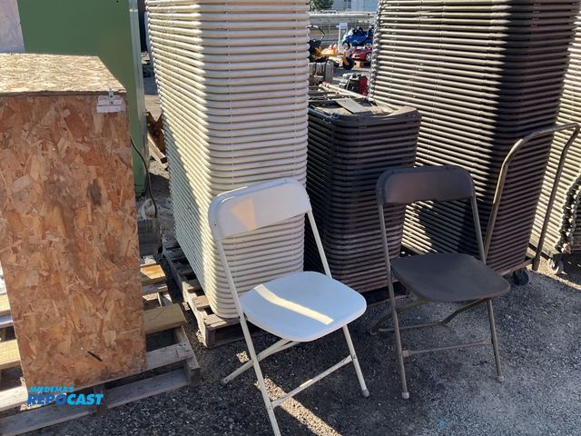 Lot 2-13929 - Chairs Skid lot of 2 stacks of plastic and metal foldable chairs white and green
