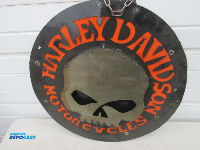 Lot 2-56882 - Harley Davidson 21" round metal die-cut 3D sign