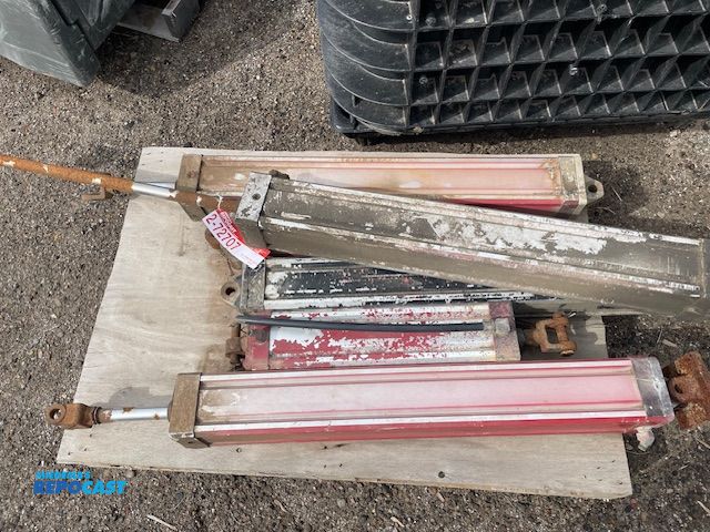 Lot 2-72707 - 1 Lot of dump trailer tail gate lift cylinders