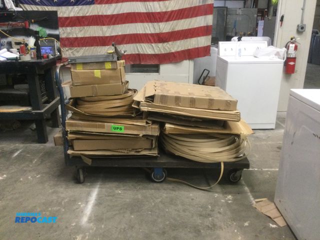 Lot 2-59560 - very large lot of edging trim and trim cutter