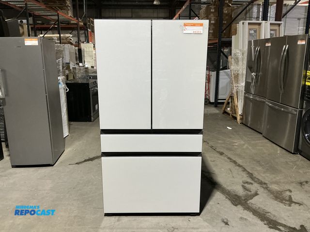 Lot 2-46453 - Scratch & Dent Samsung RF23BB860012AA Refrigerator/Freezer