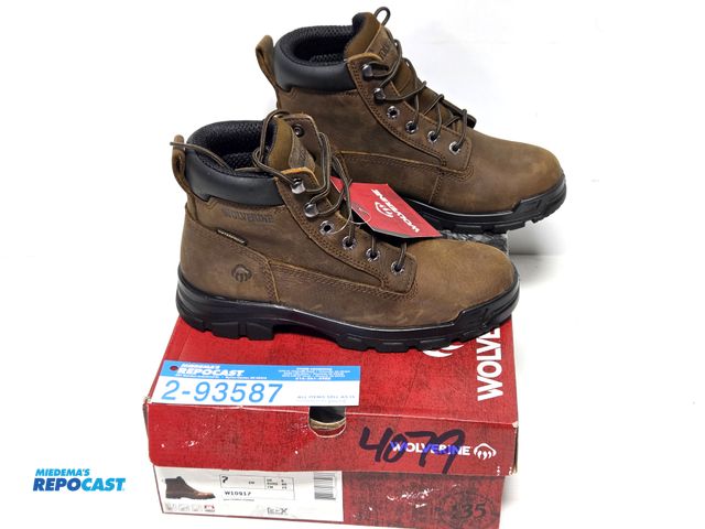 Lot 2-93587 - pair of new Wolverine Chainhand boots, size men's 7.