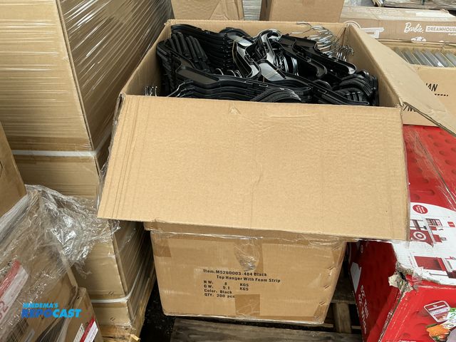 Lot 2-64157 - Lot of (400) top hangers with foam strip black model M5260003-484 Black
