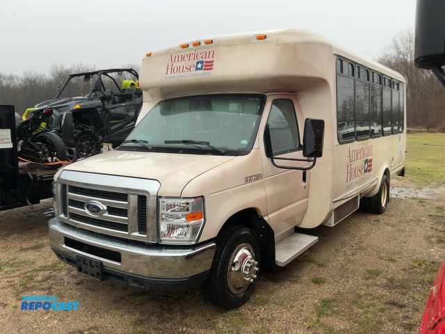 Repocast.com - Lot 2-23293 - 2011 Eldorado 13 Passenger Bus Non-Running ...