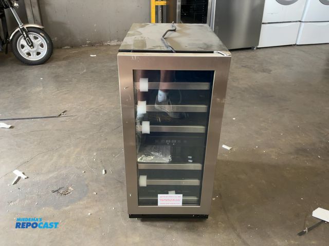 Lot 2-67704 - Scratch & Dent Vinotemp EL-WCU113-03 28-Bottle Dual-Zone Wine Cooler