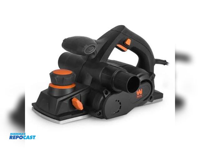 Lot 2-13911 - Electric Powered Wen hand planer 4-3/8 inch electric model 6534