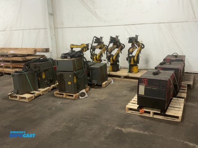 Lot 2-30964 - Lot of Fanuc Welding Robots, includes (3) Fanuc Robot Arc Mate 100iBE Robots with Lincoln Wire Feede...