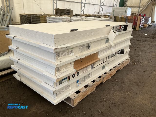 Lot 2-23946 - 5 Therma Tru 228471/228472 6 Panel Fiberglass Smooth Door Unit