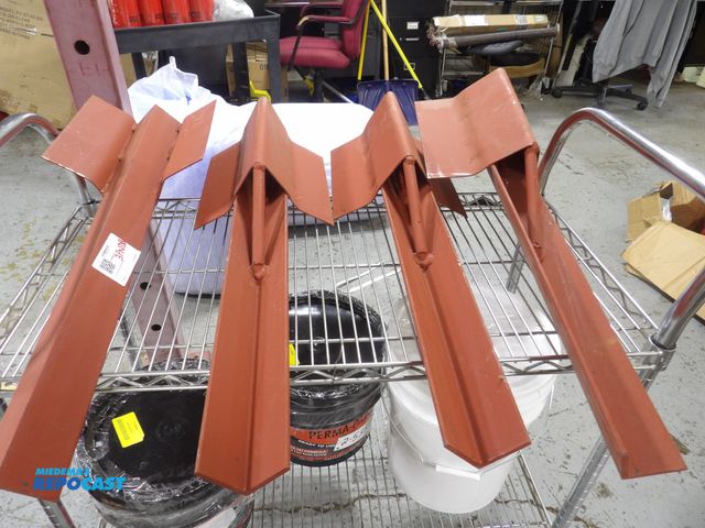 Lot 2-18151 - lot of 4 anchor for square fence post, steel, 30"L x 2" x 2" compatible fence post