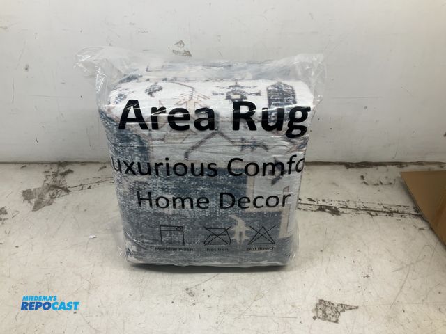 Lot 2-94479 - New area rug, unknown size