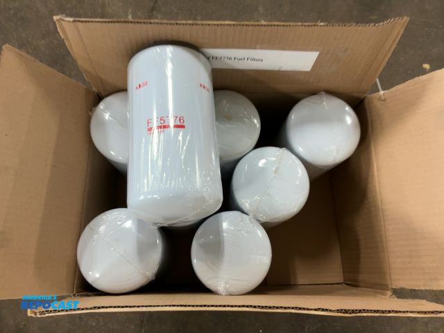 Lot 2-11094 - (8) New FF5776 Fuel Filters