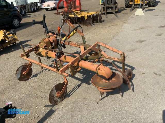 Lot 2-22813 - Humus Ateliers Noel Type KWO 280 3-point Blueberry Weeder, Has Arm that extends out with 3-tine rota...