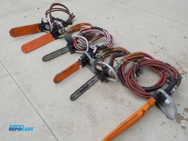 Lot 2-30204 - LOT OF (6) STANLEY HYDRAULIC CHAIN SAWS, ALL HAVE HYDRAULIC HOSES, ALL ARE COMPLETE TOOLS