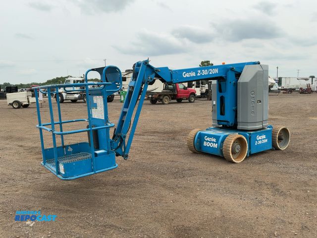 Lot 2-40137 - 2008 Genie Z-30/20N Articulated Boom Lift