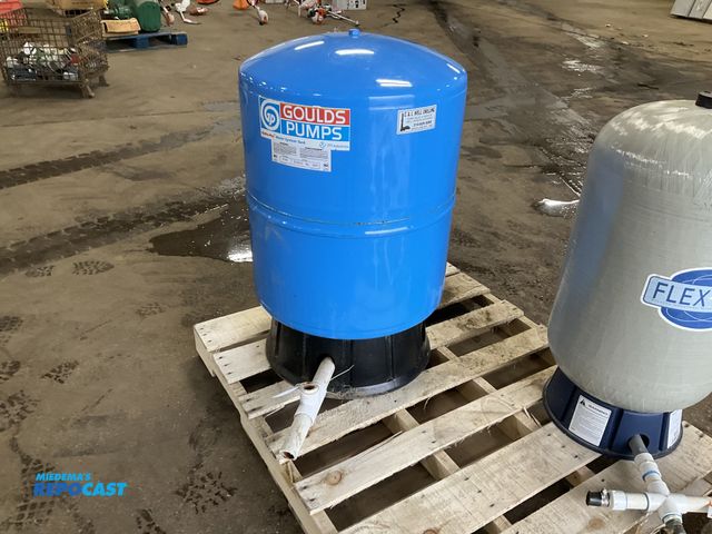 Lot 2-42981 - Goulds Hydro-Pro V140 45.2 gallon steel bladder pressure water system tank, used