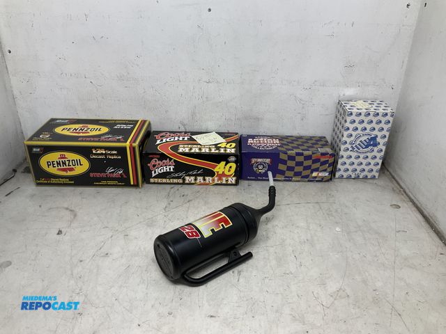 Lot 2-96294 - Pennzoil 1998 Chevrolet Monte Carlo 1:24 scale diecast metal replica, a Action Coors Light sterling ...