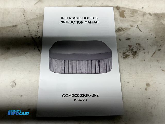 Lot 2-62417 - Shanghai Sunshine GCMGX002GK-UP2 Inflatable Hot Tub