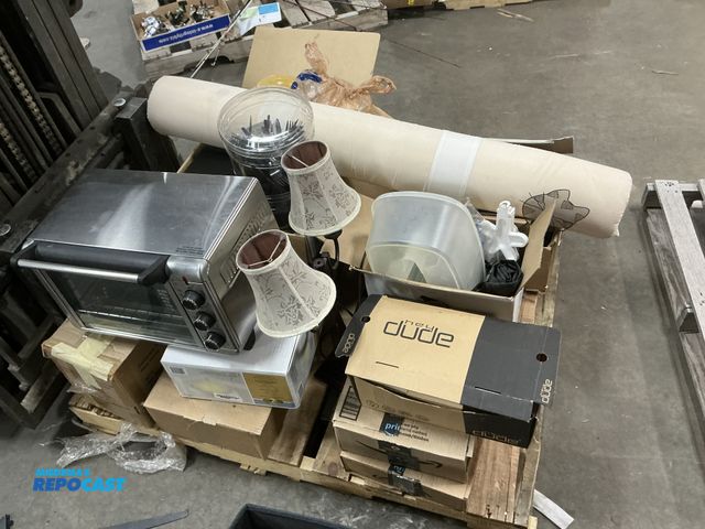 Lot 2-35479 - lot including surround speaker, kurreg coffee, black and decker toaster, and much more