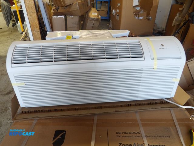 Lot 2-53891 - Friedrich; packaged terminal air conditioner, 450-550 sq ft coverage area, 12300 BtuH, 208/230V AC a...