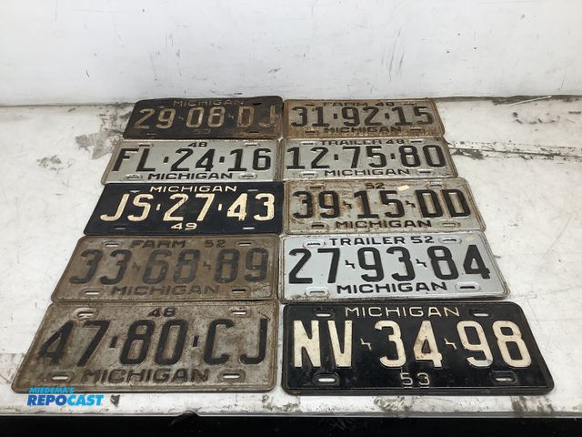 Lot 2-67169 - 10 Michigan license plates, 14”x6”, some are starting to rust