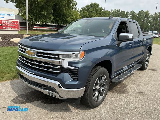 Lot 2-14767 - 2024 Chevrolet Silverado 1500 LT-L Crew Cab 4WD Crew Cab Standard Box Pickup Truck 4x4