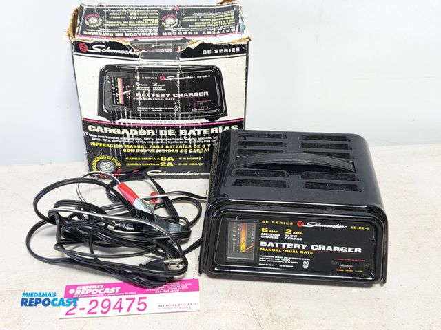 Lot 2-29475 - 12 &amp; 6 volt battery charger, working.