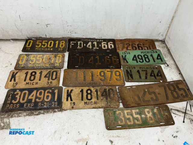 Lot 2-74486 - Lot of (13) Old Vintage Michigan License Plates