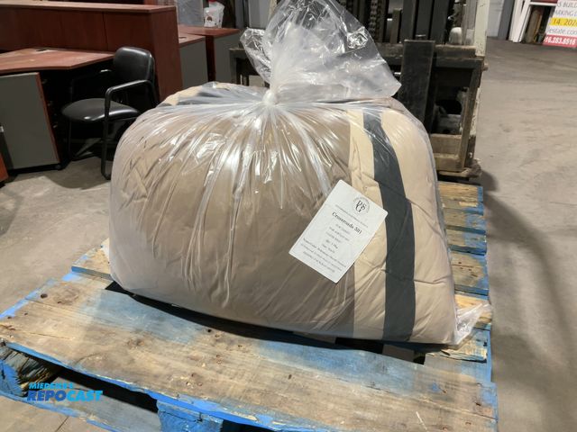 Lot 2-16629 - 1 4 Piece RV Bedding Set- 92”x92”