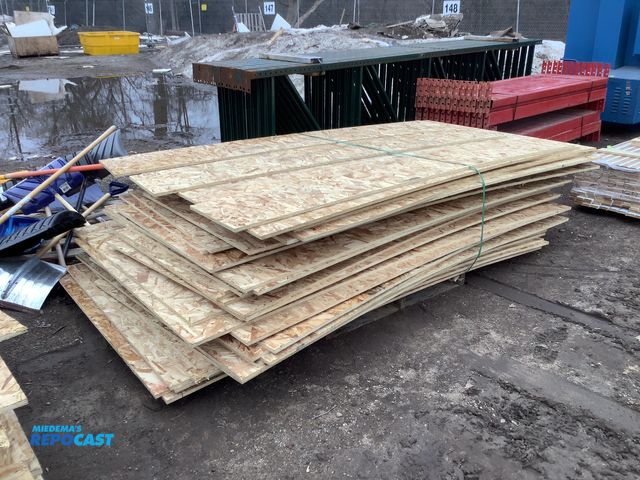 Lot 2-93470 - Lot of 5/8" OSB Cut-Offs