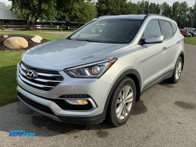 Lot 2-42038 - 2018 Hyundai Santa Fe Sport SUV AWD