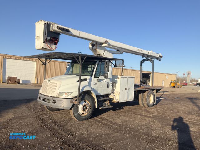 Lot 2-42758 - 2007 INTERNATIONAL 4300 Bucket Truck