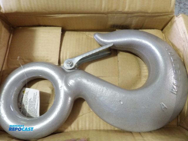Lot 2-58243 - New Slip Hook alloy steel, EYE, 48000lb 40 grade #2YPC4