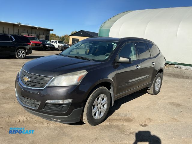 Lot 2-71552 - 2015 Chevrolet Traverse LS FWD w/PDC SUV FWD
